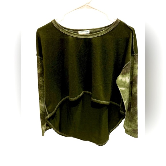 Earthbound Trading High Low Crop Top Green Sweater Long Sleeve Women Size Medium - Picture 1 of 3